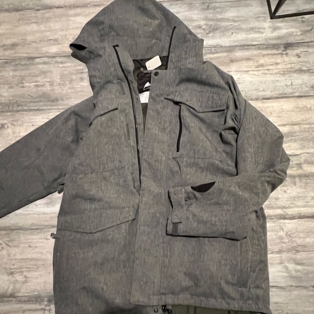 Men’s Burton snowboarding coat like new